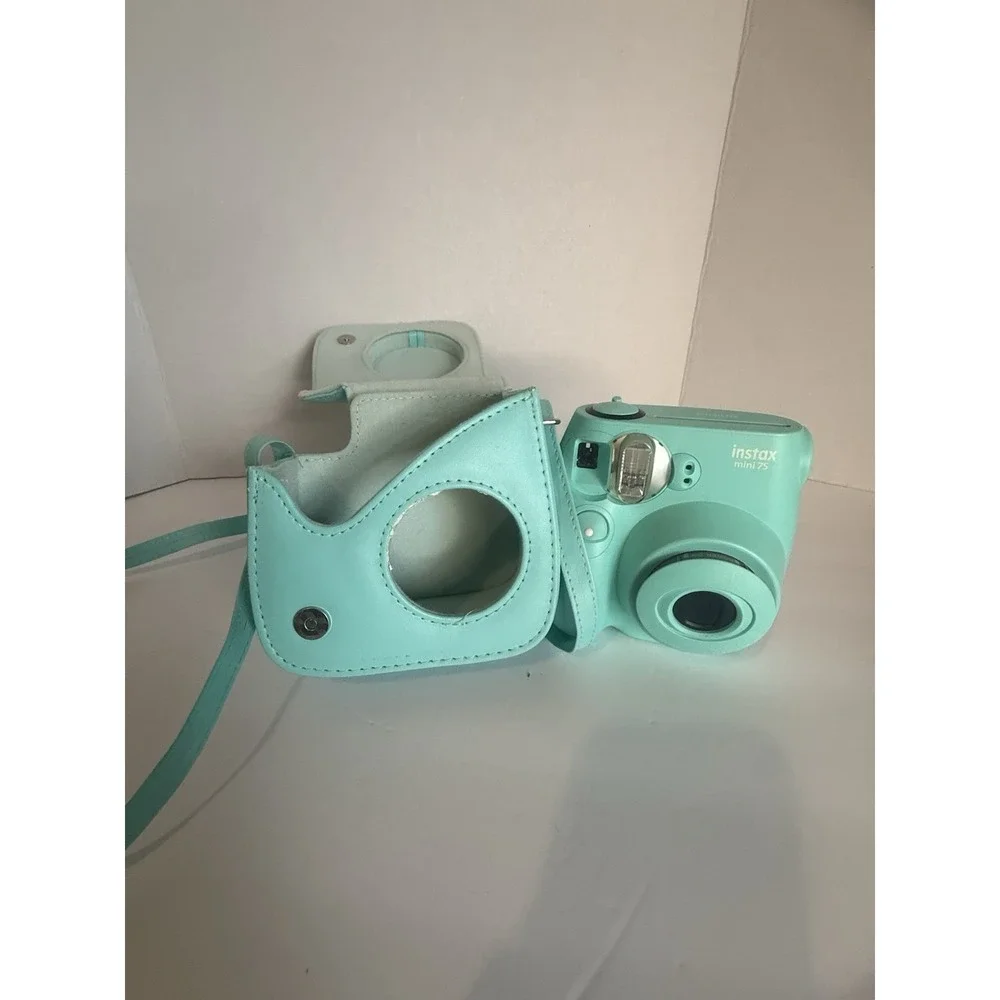 Fujifilm Instax Mini 7S Instant Camera in Mint Green with Matching Case